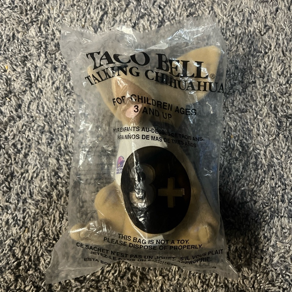 Taco Bell Talking Chihuahua Dog "You Are Getting Hungry" New Sealed Bag